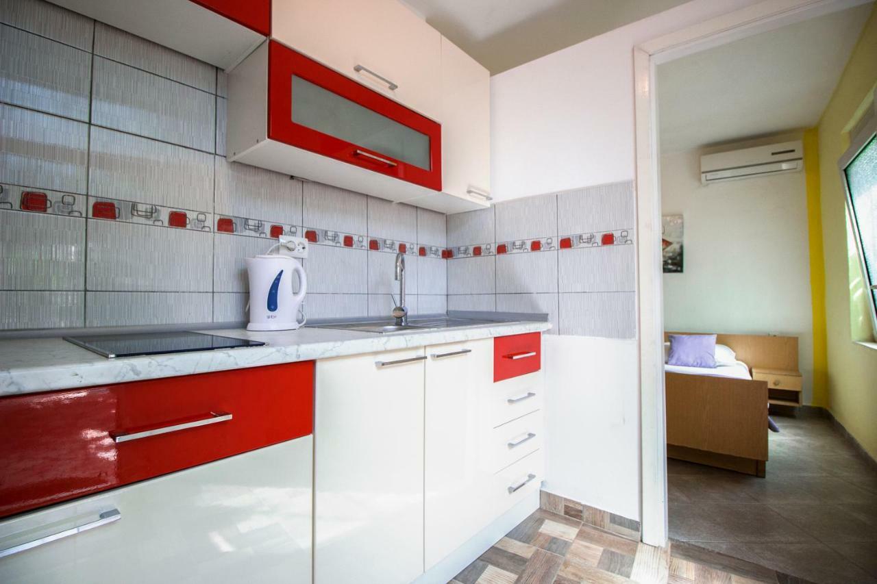 Mrkonjic Branko & Marija Apartmani Omiš Eksteriør billede
