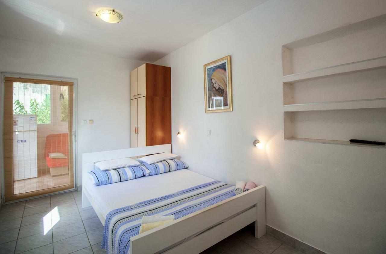 Mrkonjic Branko & Marija Apartmani Omiš Eksteriør billede