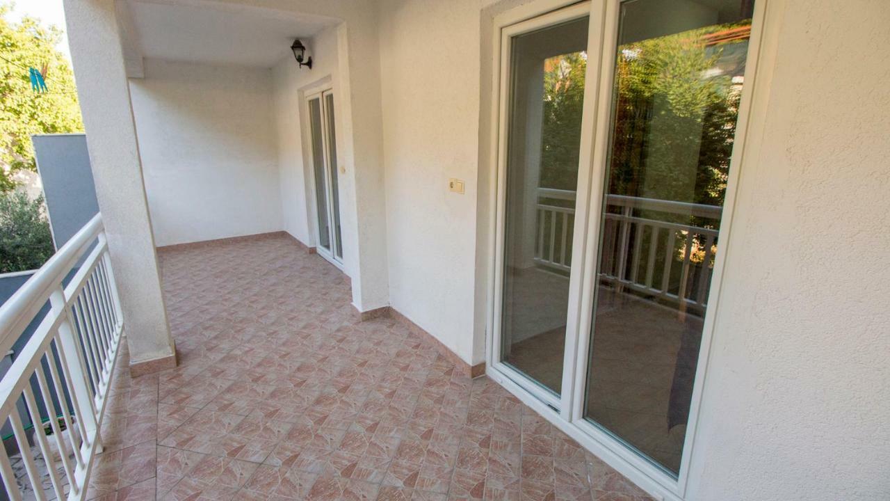 Mrkonjic Branko & Marija Apartmani Omiš Eksteriør billede