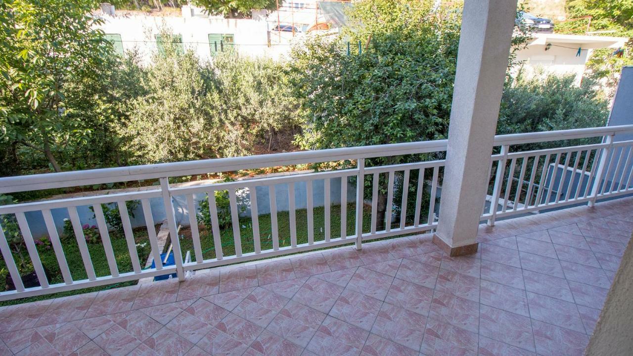 Mrkonjic Branko & Marija Apartmani Omiš Eksteriør billede