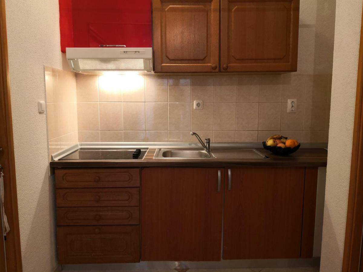 Mrkonjic Branko & Marija Apartmani Omiš Eksteriør billede