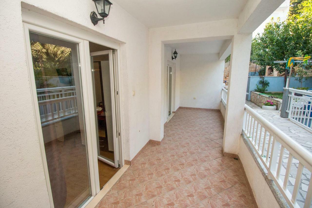 Mrkonjic Branko & Marija Apartmani Omiš Eksteriør billede