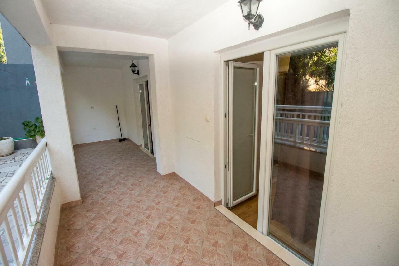 Mrkonjic Branko & Marija Apartmani Omiš Eksteriør billede